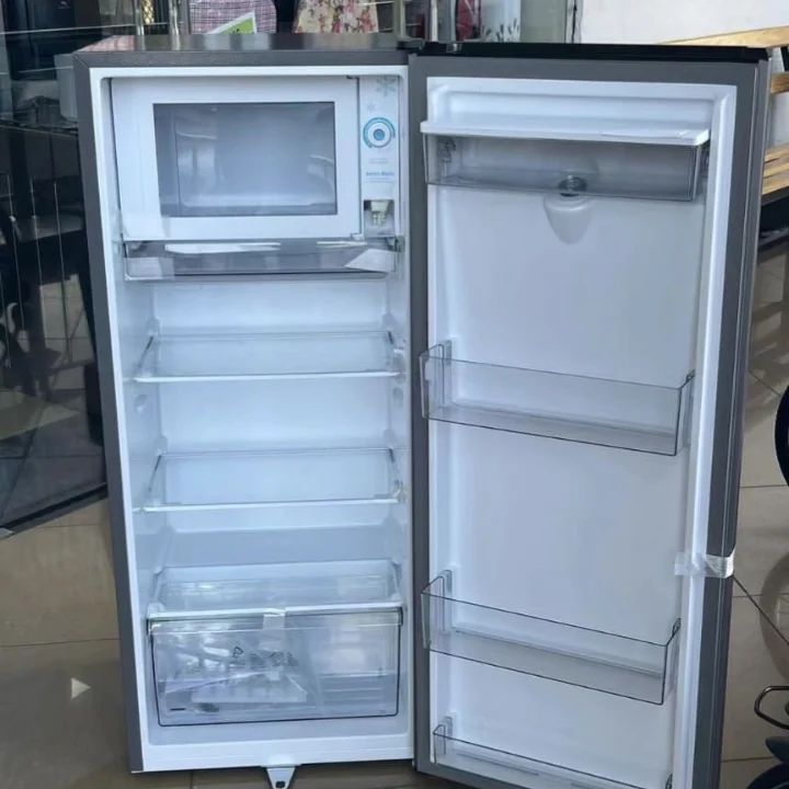 RÉFRIGÉRATEUR HISENSE 177L avec distributeur d'eau